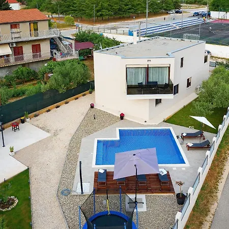 Alt Villa